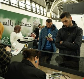 البنك المركزي يعلن فتح صالة لبيع الدولار في مطار بغداد الدولي من المصارف الأهلية