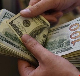 الدولار يسجل استقراراً في بغداد