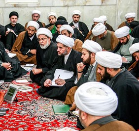 حوزة النجف الدينية تعلن تعطيل دروسها