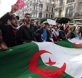 أحزاب سياسيّة ومنظمات جزائريّة تدعو إلى مسيرات شعبيّة دعمًا للشعب الفلسطيني