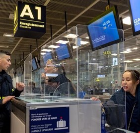 عودة الحركة لطبيعتها في 6 مطارات فرنسية تم إخلاؤها بعد تلقيها تهديدات