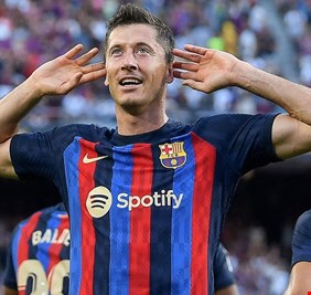 برشلونة يلجأ لمانشستر سيتي لتعويض ليفاندوفسكي