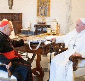 بابا الفاتيكان يستقبل الكاردينال ساكو