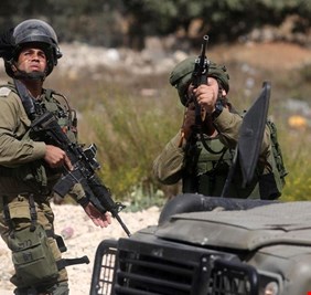 تخلّلتها اشتباكات... حملة اعتقالات إسرائيلية في مدن بالضفة