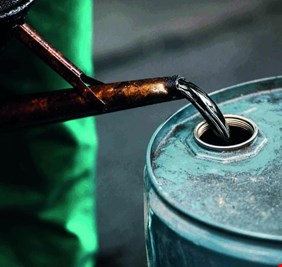 خبير اقتصادي يستبعد تأثر الإنتاج النفطي والاسعار بالصراع في بالمنطقة