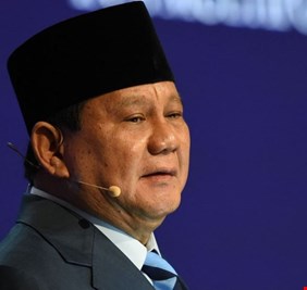 وزير الدفاع الإندونيسي يترشح رسمياً لانتخابات الرئاسة