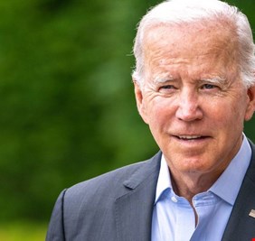 بايدن يعتزم التحدّث مع كبير الدبلوماسيين الصينيين ‏