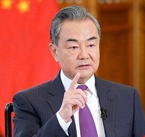 تمهيداً لزيارة محتملة للرئيس الصيني... وانغ يي يزور واشنطن