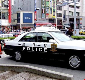 شخص يُشتبه بأنه مسلّح يحتجز رهائن في اليابان