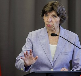 باريس تطالب إسرائيل بتوضيحات بعد قصفها المعهد الفرنسي في غزة