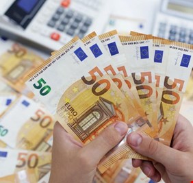 سعر اليورو الرسمي يبلغ مستوى هو الأول في تاريخ تركيا