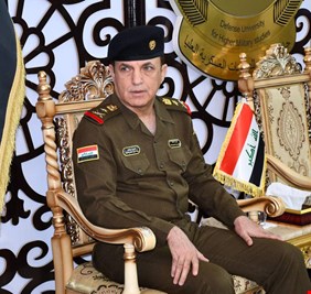 العلاق يشرف على توزيع وجبة جديدة من الحقوق التقاعدية لعوائل الشهداء