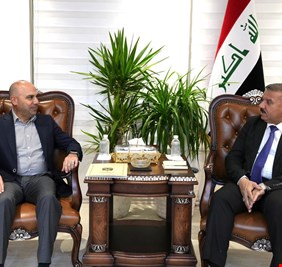 وزير الداخلية يلتقي محافظ النجف الأشرف