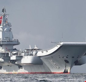 حاملة الطائرات الصينية شاندونغ في مضيق تايوان... وتايبه ‏تراقب