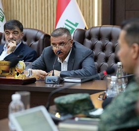 وزير الداخلية يبحث مع القائد العام للشرطة الإيرانية ملفات أمنية