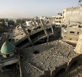 قصف إسرائيلي يستهدف المسجد الكبير وسط غزة