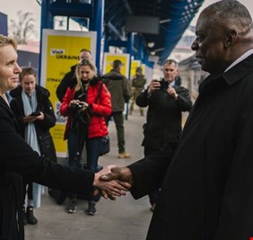 أوستن يصل إلى كييف... ما هدف الزيارة؟