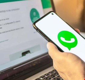 واتساب تتيح ربط الحسابات بالبريد الإلكتروني