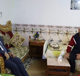 استجابة لنداء جريدة (الحقيقة).. رئيس الوزراء يبعث مستشاره لتفقد حالة البطل علي الگيار ويتكفل بتوفير المساعدة الكاملة له