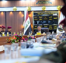 وزير الداخلية يعقد مؤتمراً أمنياً في قيادة الفرقة الأولى بالشرطة الاتحادية