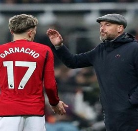 شجار جديد يعمق جراح مانشستر يونايتد.. ماذا حدث أمام نيوكاسل؟
