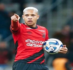 برشلونة يتلقى الخبر السار.. فيتور روكي أولى صفقات الشتاء