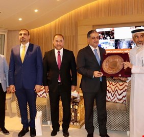 وزيرُ الشبابِ والرياضة الدكتور احمد المبرقع يلتقي نظيرهُ القطري ويبحث تعزيز التعاون بين البلدين