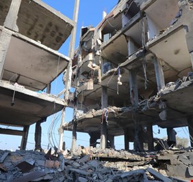 مقتل أردني وإصابة أخيه في قصف إسرائيلي لمنزل العائلة في قطاع غزة