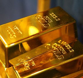 الذهب يعاود الارتفاع بعد تراجع قياسي