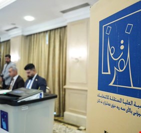 مفوضية الانتخابات تتسلم وثائقاً تثبت استغلال المحافظين لمناصبهم انتخابياً