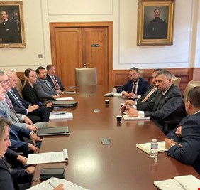 العراق يسلم الولايات المتحدة الأمريكية قائمة بأسماء مطلوبين بقضايا فساد