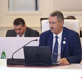 وزير النفط يؤكد بقاء الوقود الاحفوري هو الأساسي في مجال الطاقة