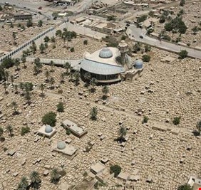 الأعمار و الإسكان تتراجع عن إخلاء جزء من مقبرة معروف الكرخي في بغداد