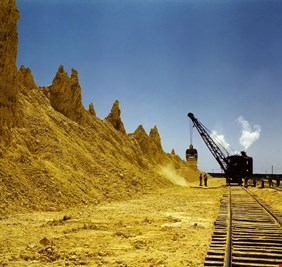 متصدراً دول العالم.. 350 مليون طن خزين العراق من الكبريت