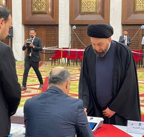 عدد من القادة و رؤساء الكتل يدلون بأصواتهم