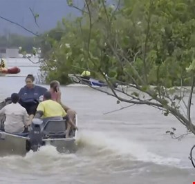 أستراليا.. إنقاذ أكثر من 300 شخص من مياه الفيضانات