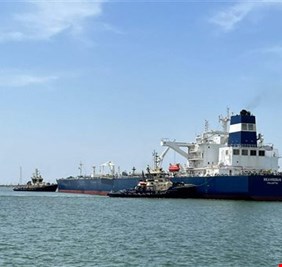 العراق يكشف عن خطة لإرسال الوقود إلى غزة المحاصرة