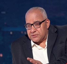 بيومي فؤاد يكشف تفاصيل حصوله على جنسية دولة أخرى