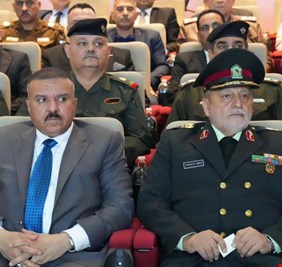 بحضور وزير الداخلية وعدد من قادة الوزارة والشخصيات .. رئيس الجامعة العليا للدفاع الوطني الإيرانية يلقي محاضرة عن إدارة الأزمات