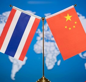 تايلاند والصين تعفيان مواطنيهما من متطلّبات التأشيرة