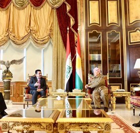 الاعرجي يلتقي مسعود بارزاني و يؤكد أهمية العلاقات مع الإقليم