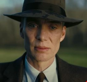 Oppenheimer يحصد 5 جوائز في غولدن غلوب 2024.. ونولان أفضل مخرج