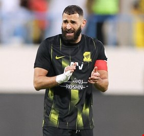 مانشستر يونايتد يحسم موقفه من ضم بنزيما