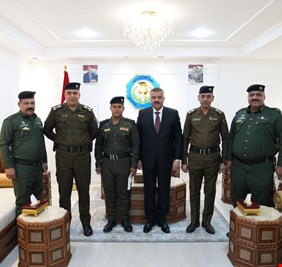 وزير الداخلية يكرم ثلاثة من أبطال نجدة محافظة كربلاء المقدسة