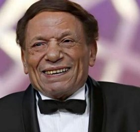 باسم يوسف يوجه رسالة لعادل إمام: اتفقت أو اختلفت معه يظل «تاريخاً»