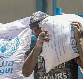 اليابان والنمسا تعلّقان التمويل لـ