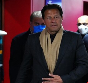 الحكم بالسجن 10 سنوات على عمران خان بتهمة 