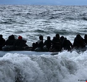 العثور على جثتي مهاجرين وإنقاذ 57 قبالة اليونان