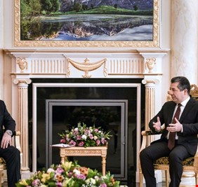 بارزاني يؤكد لوزير الدفاع التركي عدم تحويل الإقليم مصدراً لتهديد دول الجوار