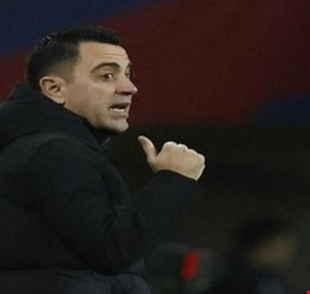 مانشستر يونايتد يزاحم برشلونة على خليفة تشافي